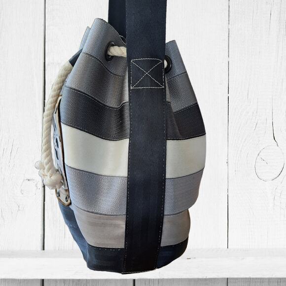 HARVEYS Disney Steamboat Willie Berkeley Bucket Tote Gray Seatbelt Bag - Picture 6 of 15